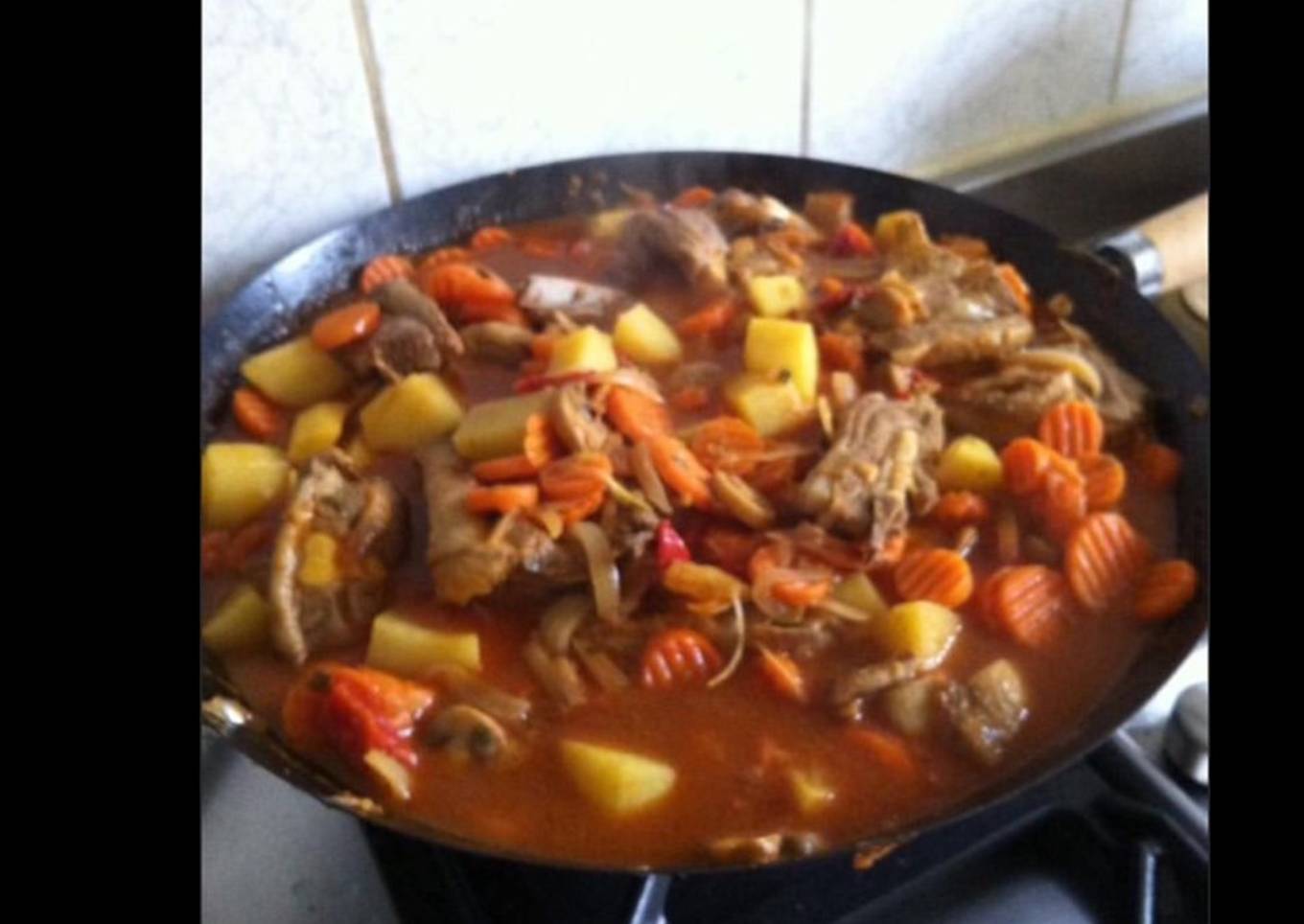 Sauté d agneau carottes pommes de terre champignons tomates façon tajine