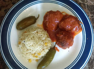 Una foto de Albondigas en pasta de tomate