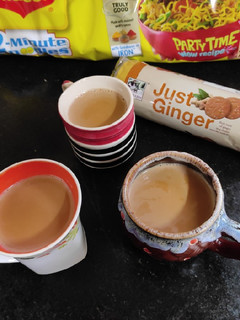 দুধ চা (doodh cha recipe in Bengali) রেসিপির প্রধান ছবি