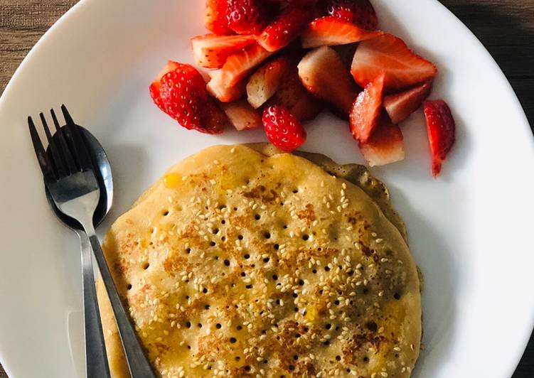 Wholemeal Pancakes with fresh strawberries