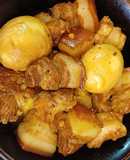 Thịt kho trứng gà