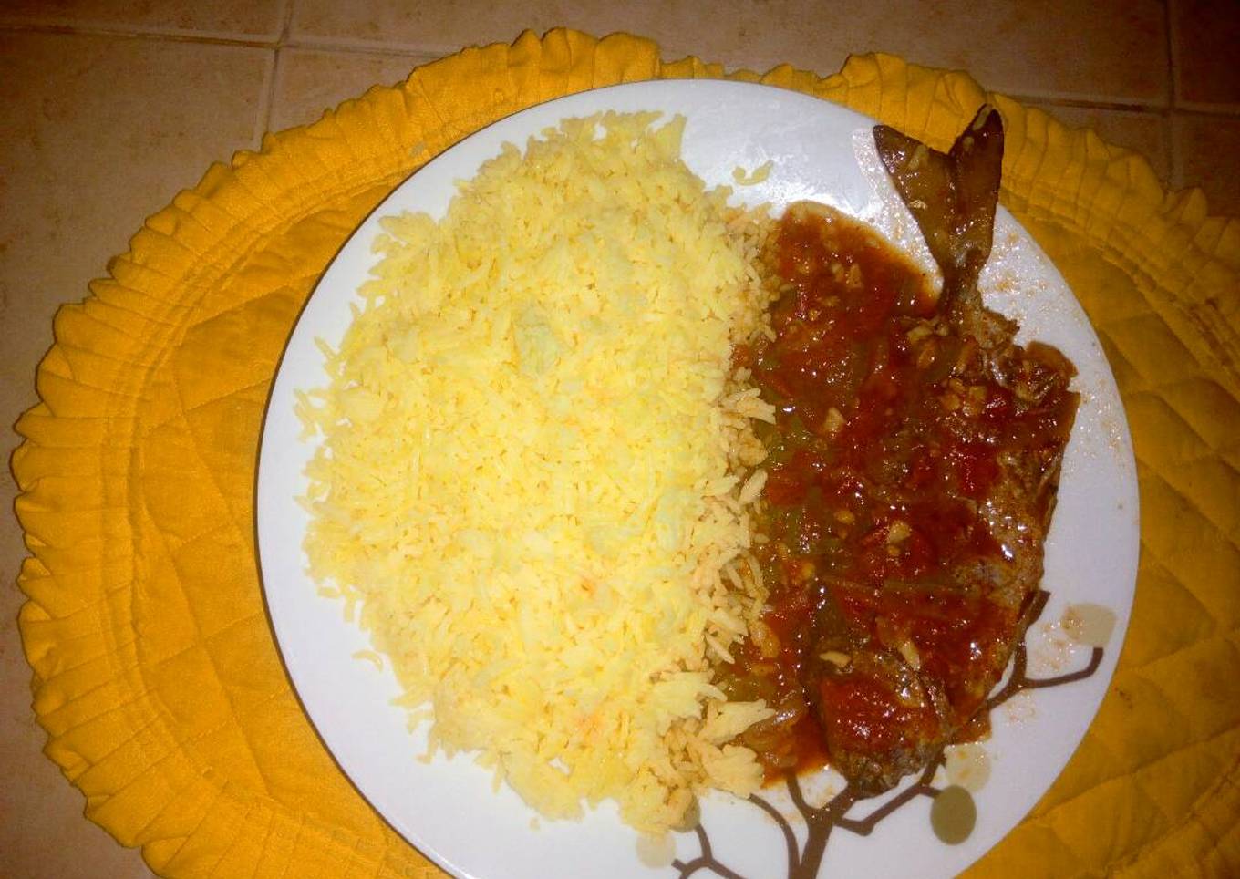 Turmeric rice with fish stew