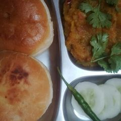 A picture of Pav bhaji.