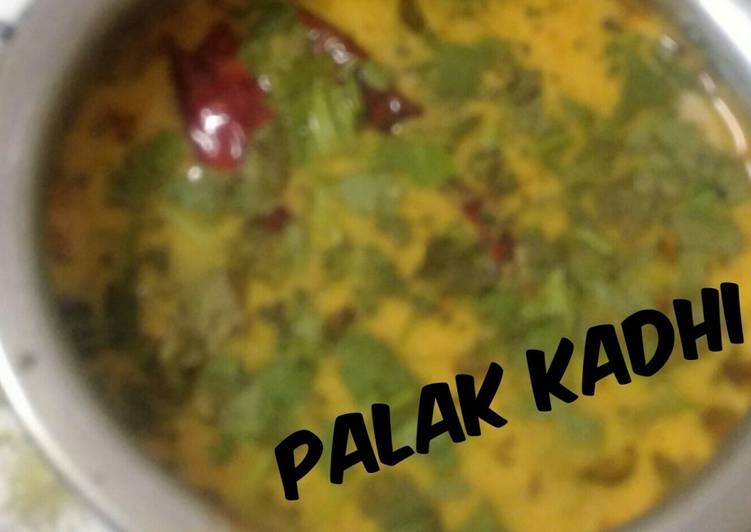 Recipe of Favorite Palak ki kadhi