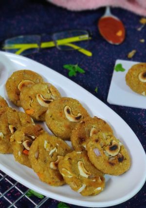 A picture of Gobhi kaju mixed veg Patties.