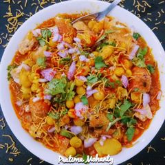 Aloo Tikki Matar Chaat A picture of Aloo Tikki Matar Chaat.