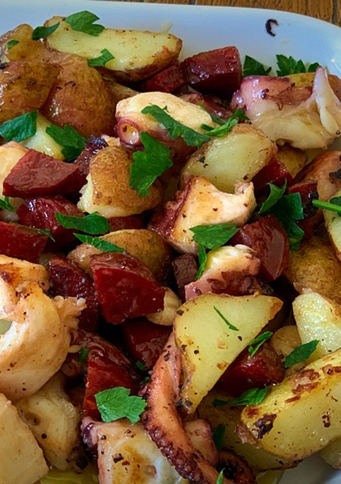 Una foto de Pulpo con chorizo