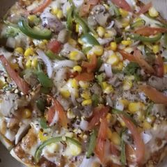 A picture of Kadhai cheese pizza.