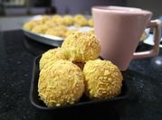 Uma foto de queijo bolinha