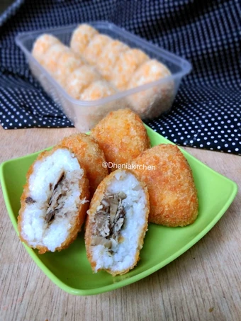 Cara Gampang Membuat Resep  Onigiri crispy isi ikan 🐟🍙🍙 yang Sempurna, Enak Banget