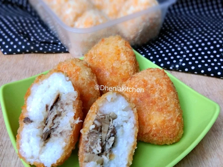 Cara Gampang Membuat Resep  Onigiri crispy isi ikan 🐟🍙🍙 yang Sempurna, Enak Banget