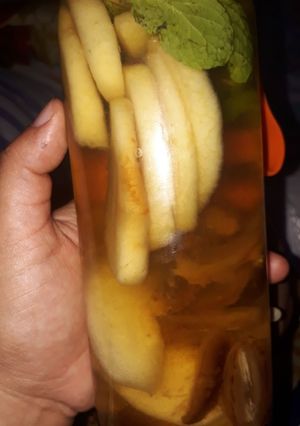 Foto resep Infuse water apel.kurma.dan daun mint