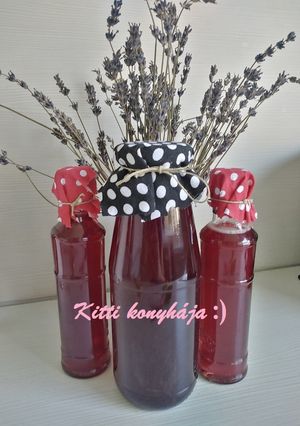 Eper szörp 🍓 recept fotója