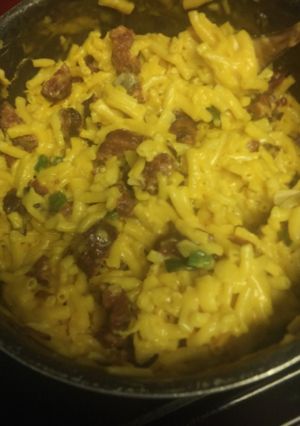 A picture of Cheesy jalepeno mac and cheese with deer sausage.