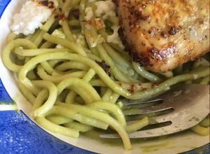 Una foto de Spaghetti verde
