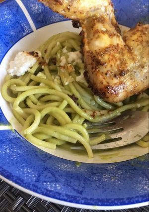 Una foto de Spaghetti verde
