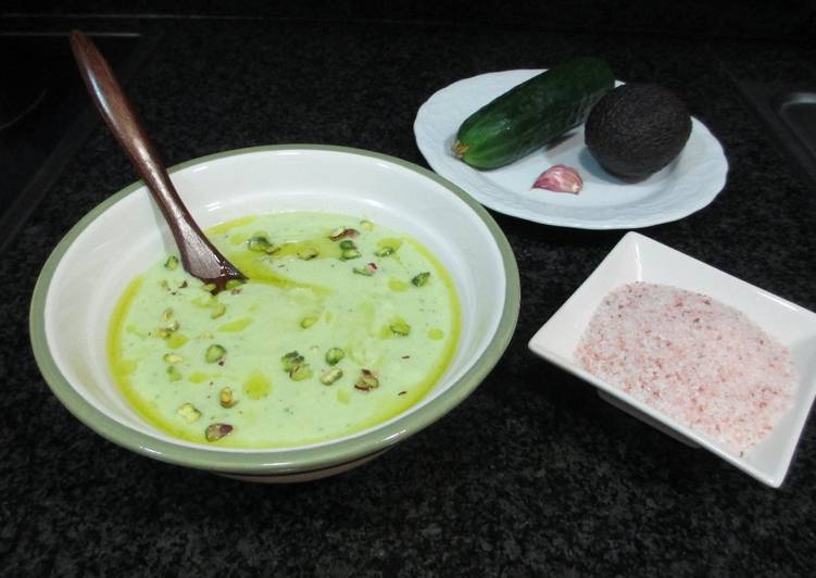 Gazpacho de pepino y aguacate