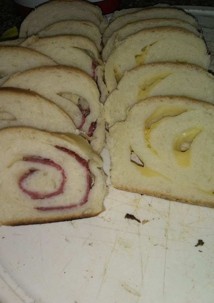 Una foto de Pan casero relleno