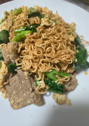 รูปของ ผัดบะหมี่สำเร็จรูปให้เหนียวนุ่ม
