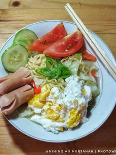 Foto resep Indomie kuah seuhah 😂😂