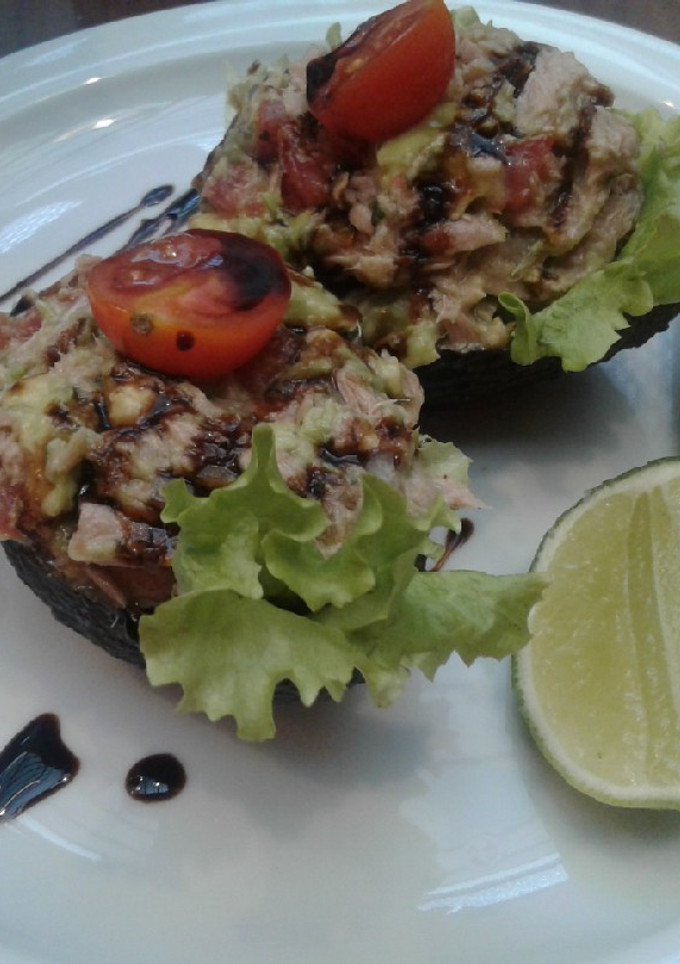 Una foto de Aguacates rellenos