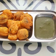 A picture of Potato pakoda.