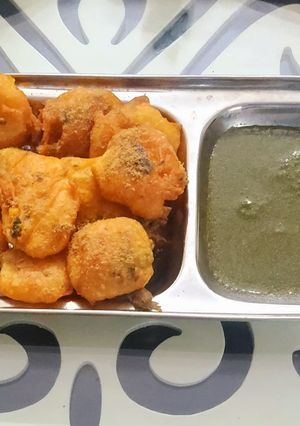 A picture of Potato pakoda.