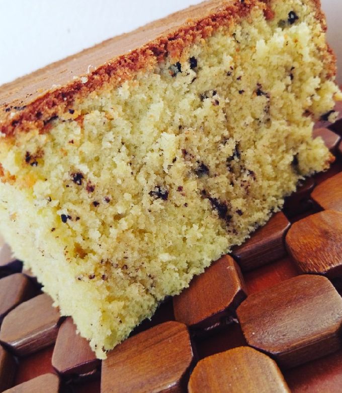 A picture of My Lemon coconut cake with chocolate #chocolatebakingcontest.