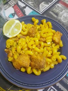 Una foto de Pollo en adobo imperio con pasta