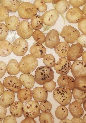 A picture of Chat pata makhana.