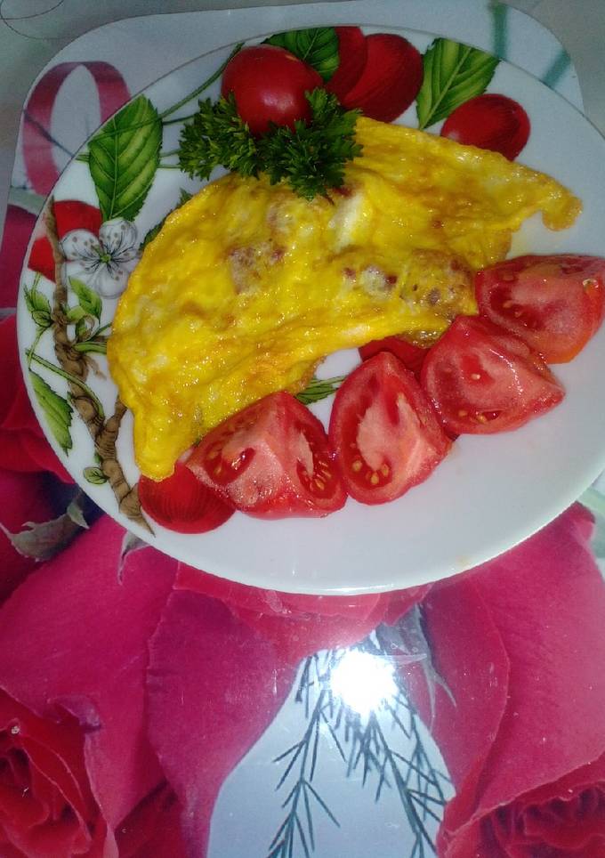 Омлет з ковбасою