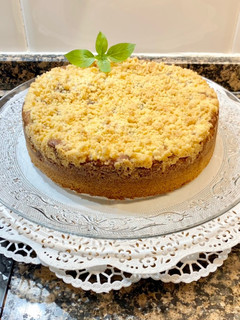 Una foto de Pastel de plátano y dulce de leche con cobertura crujiente