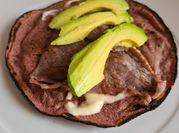 Una foto de cecina asada