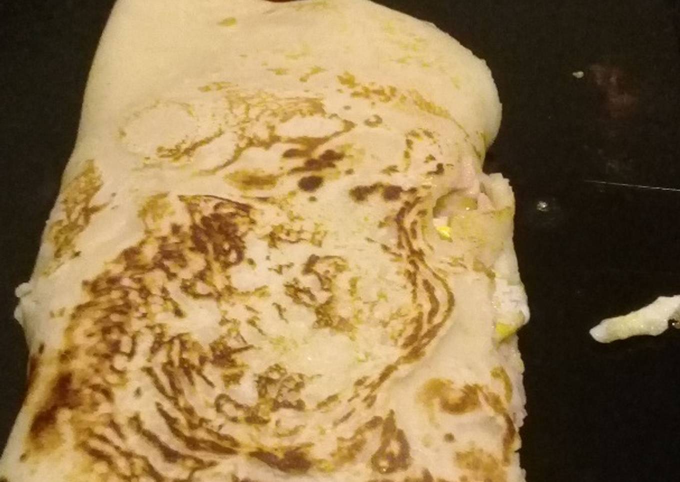 Crepe rellenos de jamón.queso.huevo y tomate