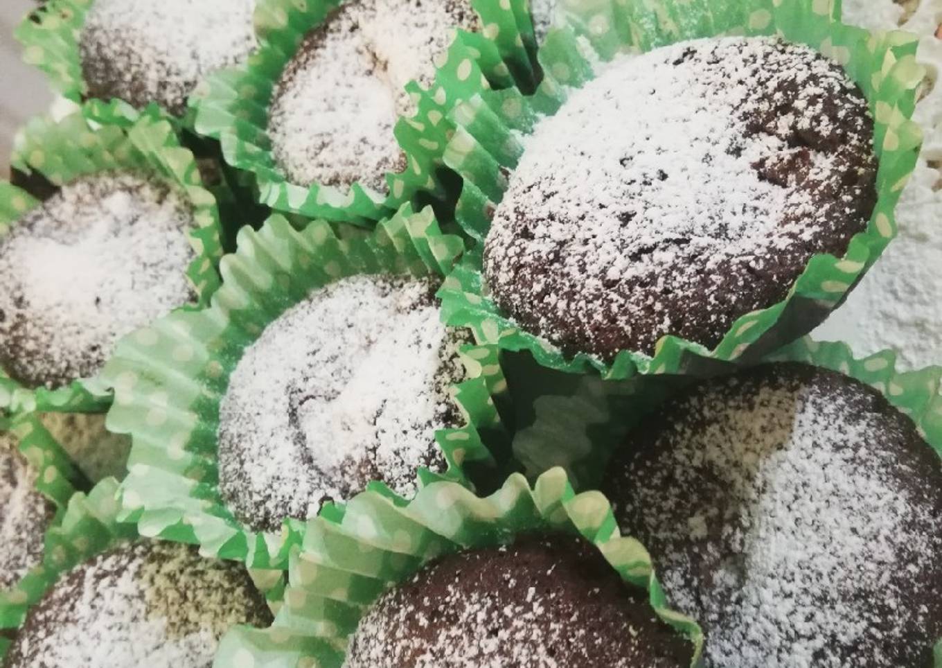 Cocoa muffins and nochiol cream