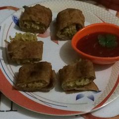 A picture of Maggie spring Roll.
