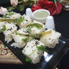 A picture of Rava dhokla.