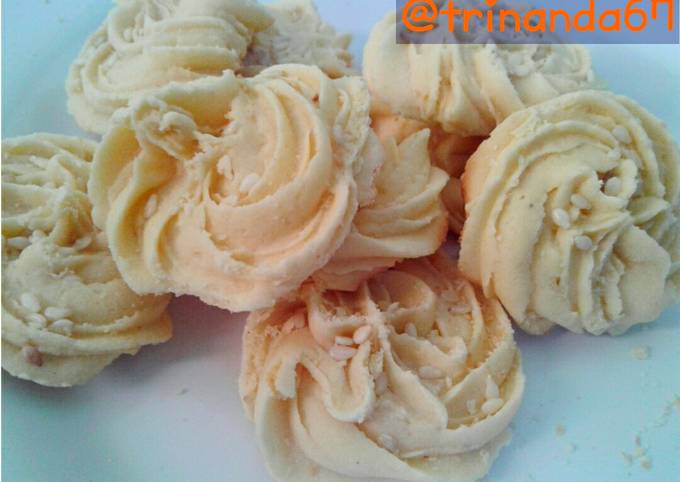 Easiest Way to Make Perfect Kue sagu vanilla