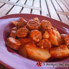 A picture of Sausages with potatoes yahni.