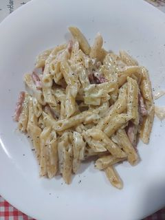 Una foto de Macarrones al queso roquefort
