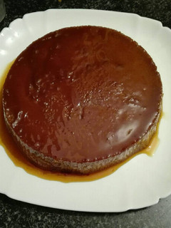 Una foto de flan de cafe y queso con toque de vainilla