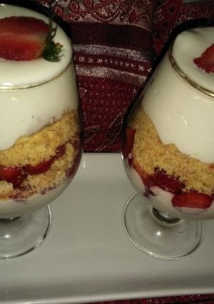 صورة لوصفة تحلية بالفراولة وكريمة الجبن