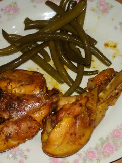 Una foto de Pollo al horno sencillo