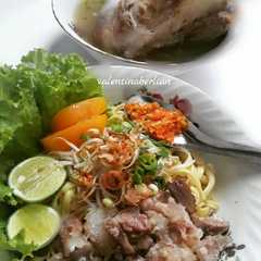 รูปของ Mie kocok skengkel (tulang sapi)
