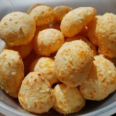A picture of Brazilian Cheese Bread (Pao de Quiejo) My Way.