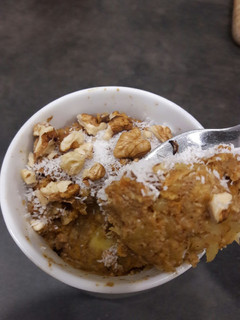 Una foto de Mug cake de zanahoria y fruta