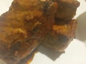 Una foto de costilla de cerdo en salsa bbq sin horno