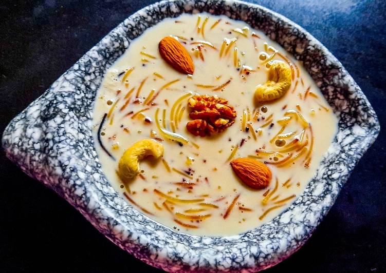 Recipe of Homemade मीठी सेवइयां की खीर (Meethi seviyan ki kheer recipe in hindi)