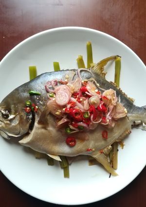 รูปของ อาหารไทย ปลาจาระเม็ดทองนึ่งพริกน้ำปลา