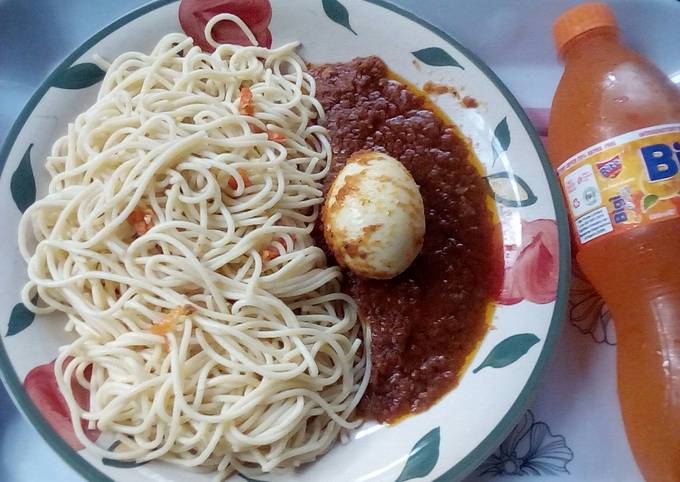 Spicy Spaghetti and Egg Stew Recipe by Ifeoma Obianagha - Cookpad